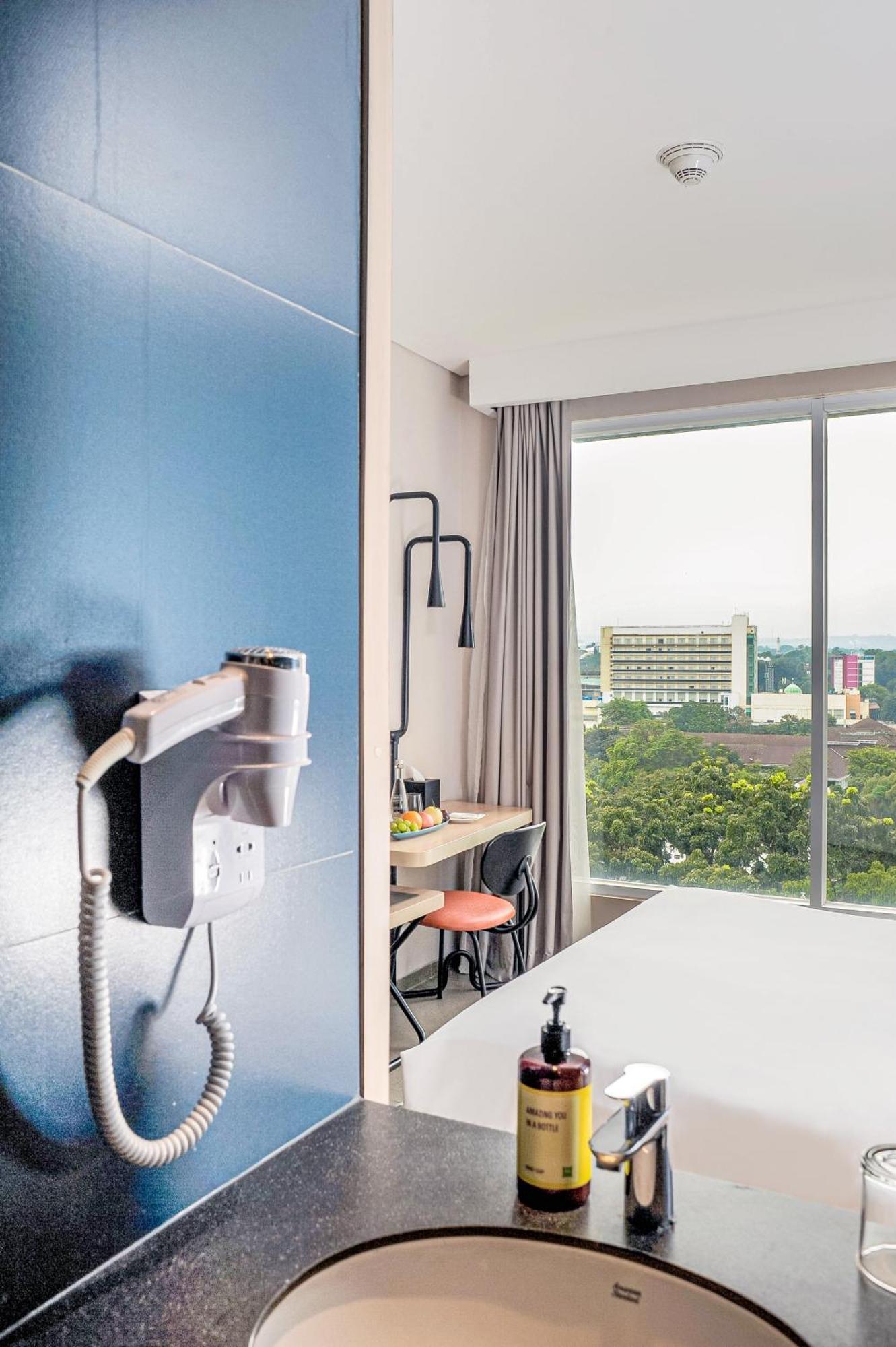 Ibis Styles Bogor Pajajaran Hotel ภายนอก รูปภาพ